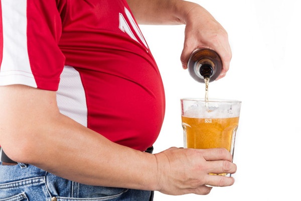 Uống bia như thế nào để không bị béo bụng?