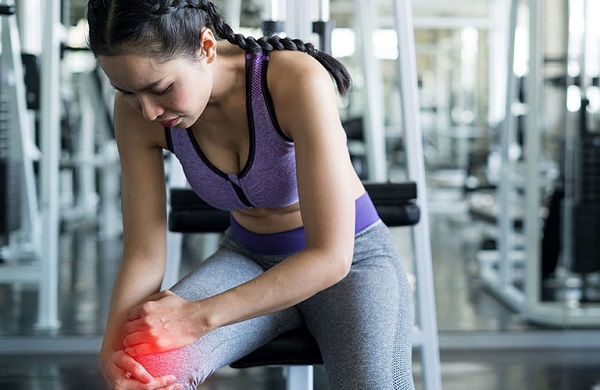 Cách giảm đau cơ khi tập gym hiệu quả là cung cấp nước cho cơ thể