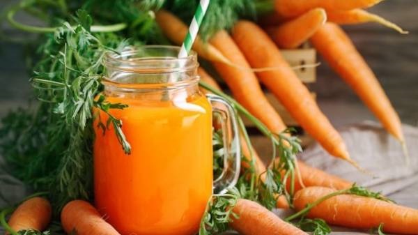 Nước ép cà rốt bao nhiêu calo? Uống có giảm cân không?