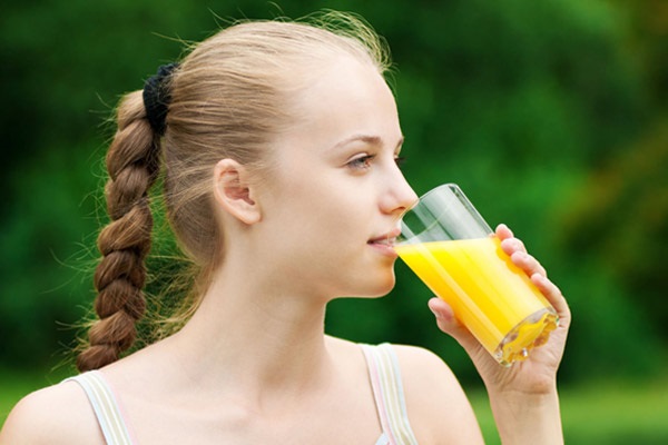 Uống nước ép thơm có thể giúp giảm cân không?