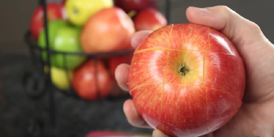 Không ăn hạt và lõi táo để tránh bị ngộ độc