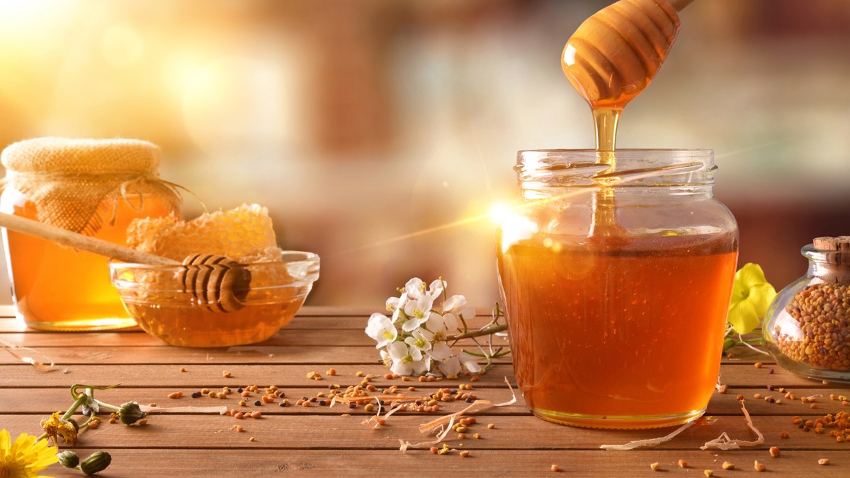 Uống nước mật ong có tác dụng gì đối với sức khỏe và thể chất