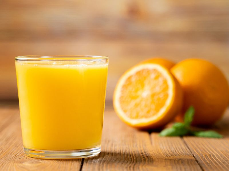 Bạn nên uống nước cam không đường hoặc ít đường nếu dùng thường xuyên