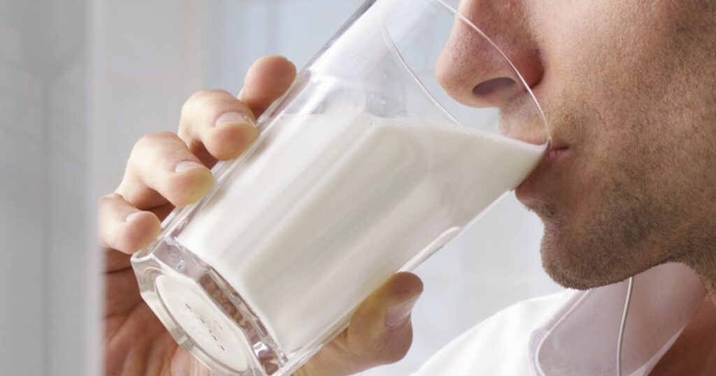 Nam giới uống sữa đậu nành đúng cách sẽ mang lại nhiều dưỡng chất cho cơ thể