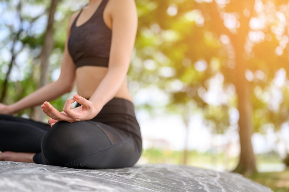 Hãy chọn một địa điểm yên tĩnh nhằm giúp bạn tập trung hơn khi tập yoga 