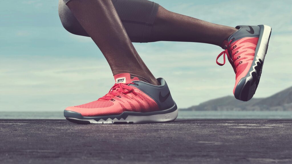 Giày của thương hiệu nổi tiếng sẽ đảm bảo độ bền và hỗ trợ đôi chân của bạn tốt hơn trong quá trình luyện tập