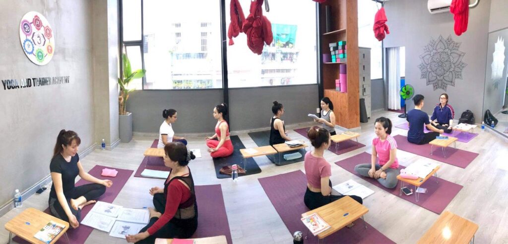 Hình ảnh lớp học tại trung tâm yoga YATA 