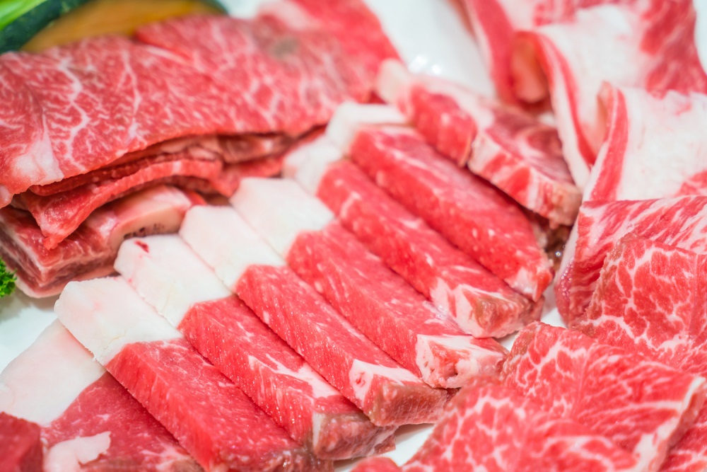 Thịt bò là một trong những loại thịt đỏ gây ảnh hưởng xấu đến bệnh gút