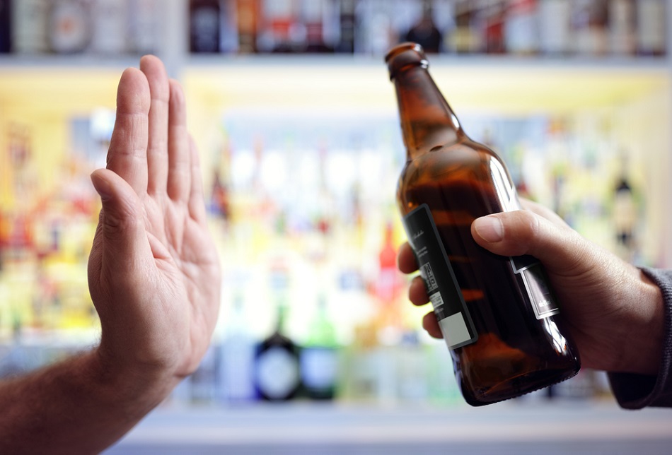 Sử dụng đồ uống có cồn là một trong những nguyên nhân rối loạn tiêu hóa 