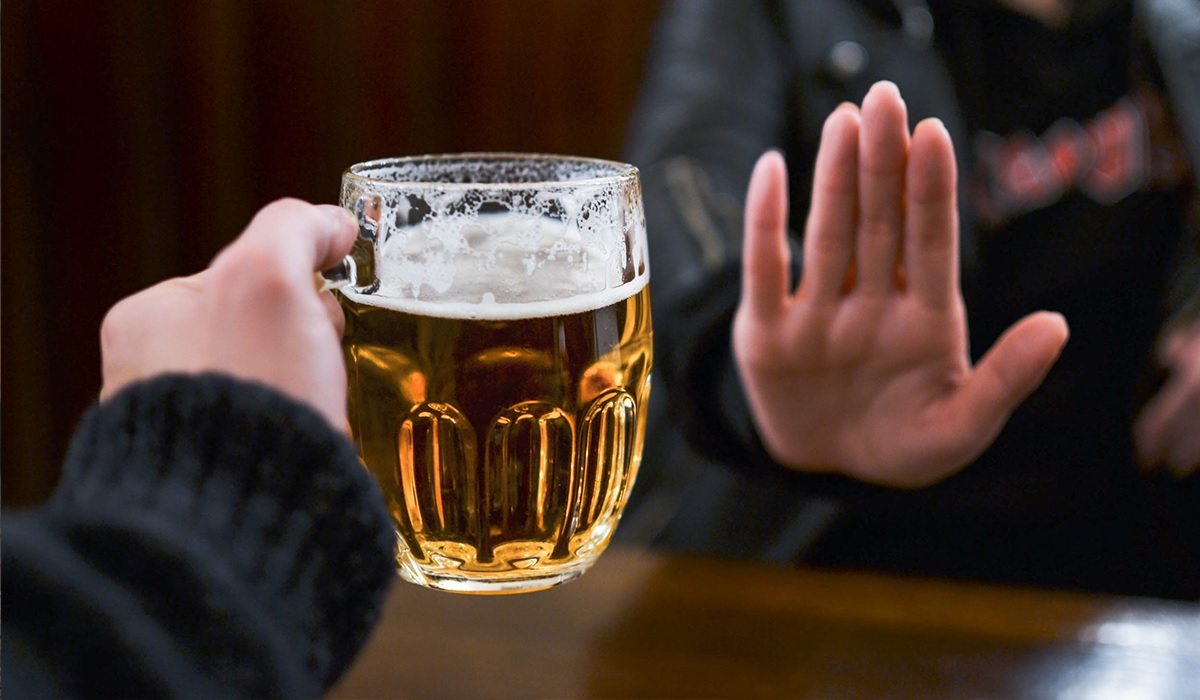 Bia rượu và các chất kích thích sẽ khiến tình trạng táo bón tồi tệ hơn