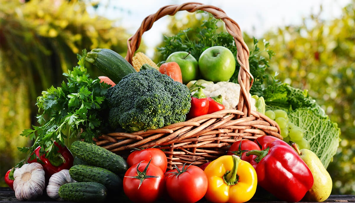 Bạn cần bổ sung nhiều rau của quả trong bữa ăn để vết thương nhanh lành