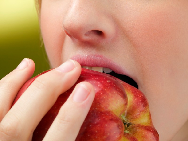 Ăn táo quá nhiều thì có thể gây các phản ứng ngược có hại cho sức khỏe