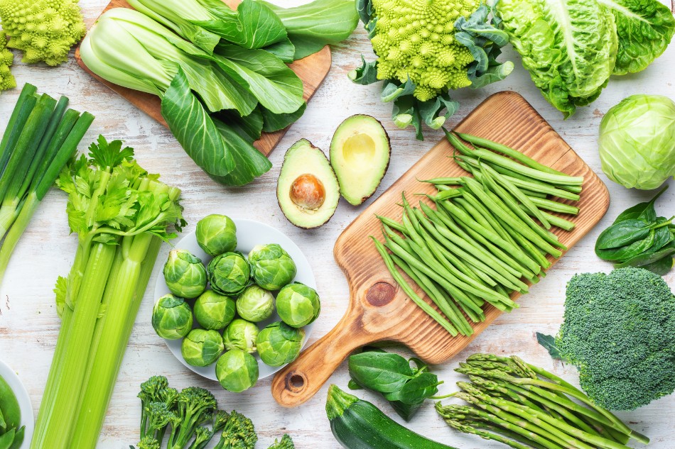 Chế độ ăn healthy không thể thiếu rau xanh và trái cây