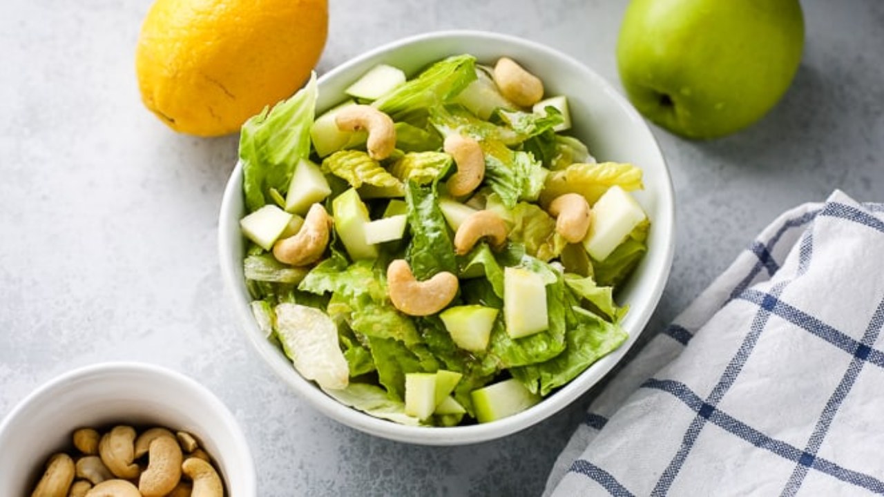 Salad hạt điều giảm cân để không lo hạt điều có béo không