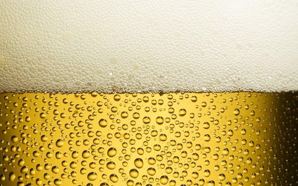 Ethanol có trong bia, rượu dân dẫn đến da nổi mẩn đỏ