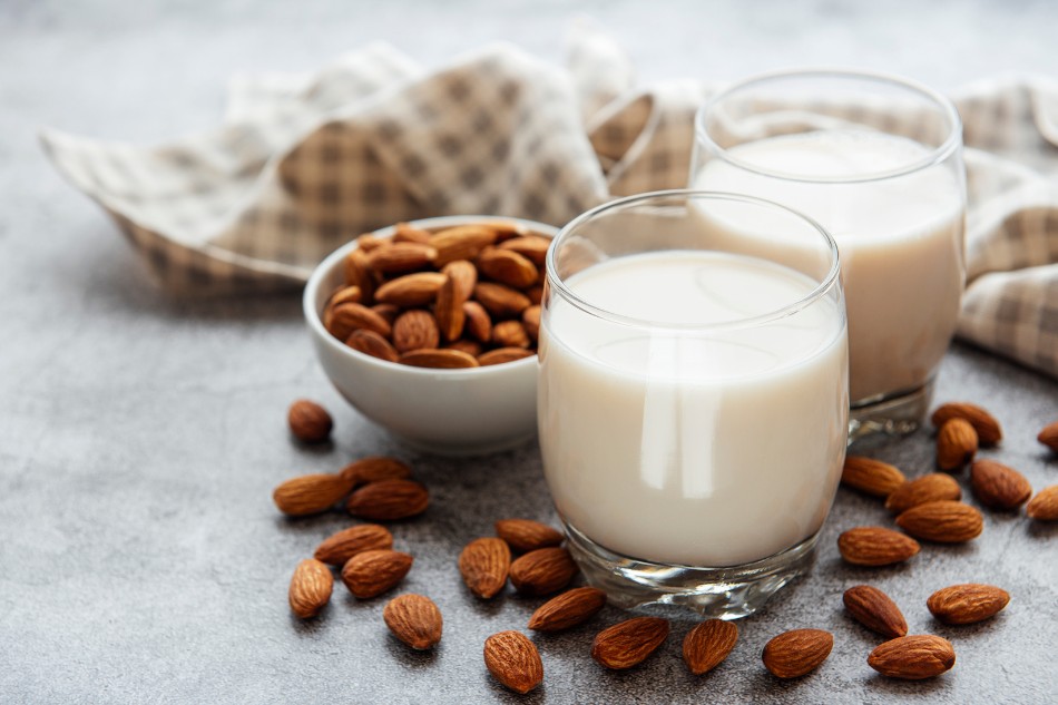 Sữa hạnh nhân được chiết xuất từ hạt hạnh nhân nguyên chất rất giàu dinh dưỡng