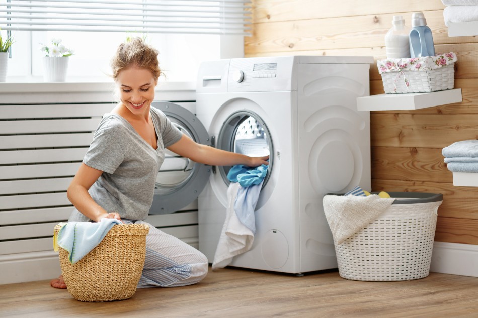 Vệ sinh lồng máy giặt bằng baking soda giúp quần áo không bị mùi hôi