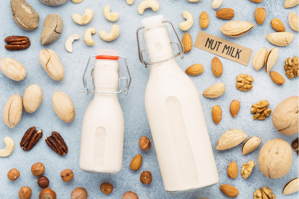 Cách bảo quản sữa hạt sen tương tự như các loại sữa hạt khác