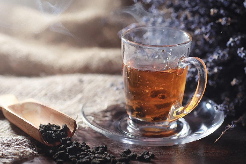 10g trà với 300ml nước sôi là tỷ lệ ngâm trà giúp trà thơm ngon, vừa đậm