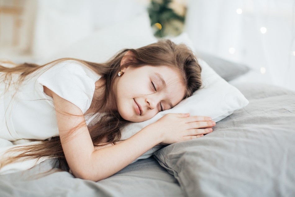 Ngủ đủ giấc là cách tăng chiều cao ở tuổi 14 hiệu quả