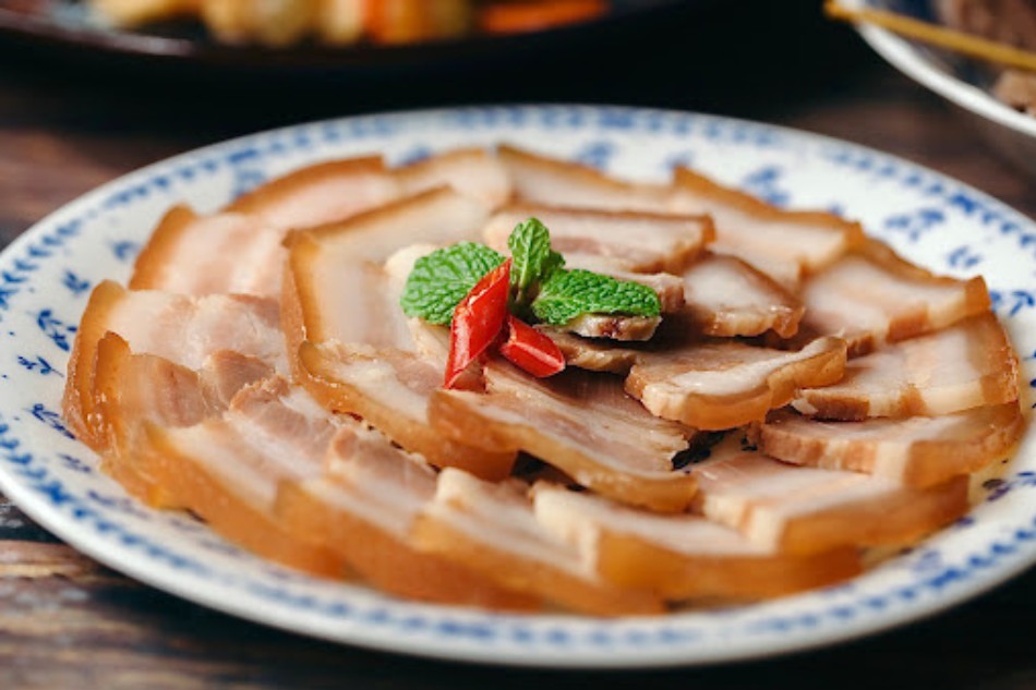 Thịt heo ngâm mắm là một món nhậu ngày tết quen thuộc ở các tỉnh miền Trung