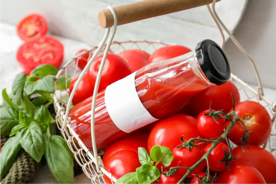 Cà chua chứa hàm lượng nước cao và giàu vitamin, khoáng chất thiết yếu