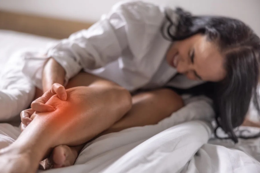 Căng thẳng kéo dài gây ra chuột rút bắp chân  